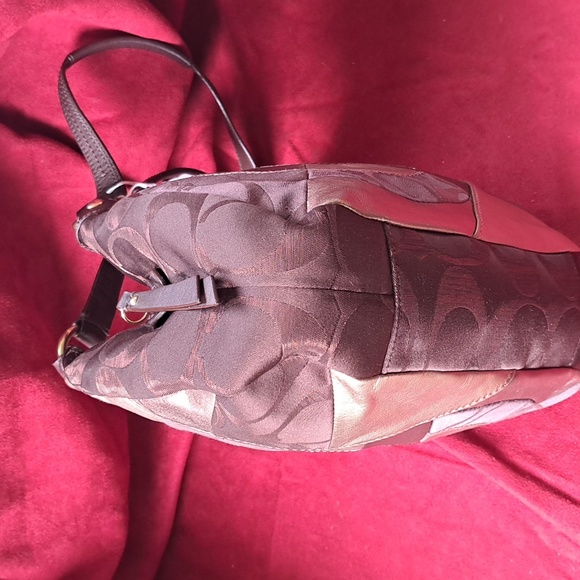 🎁 New Coach Limited Edition Signature Shoulder Bag NewExcellent Condition - Picture 6 of 12